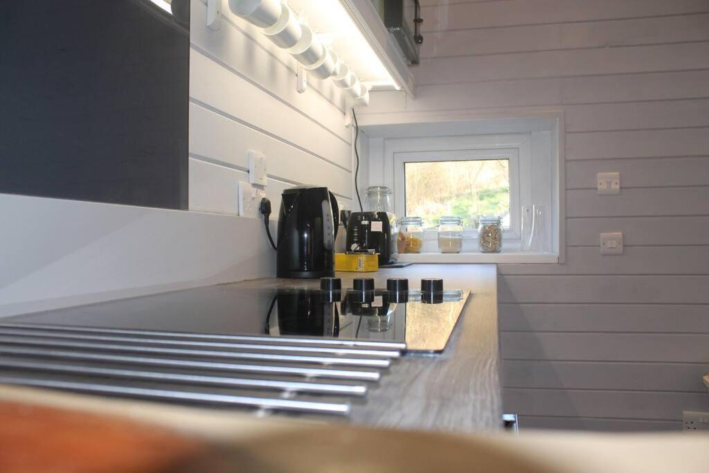 فيلا The Scullery - A Quirky Annex With Wood Fire هدرزفيلد المظهر الخارجي الصورة