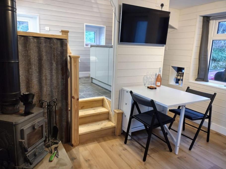 فيلا The Scullery - A Quirky Annex With Wood Fire هدرزفيلد المظهر الخارجي الصورة